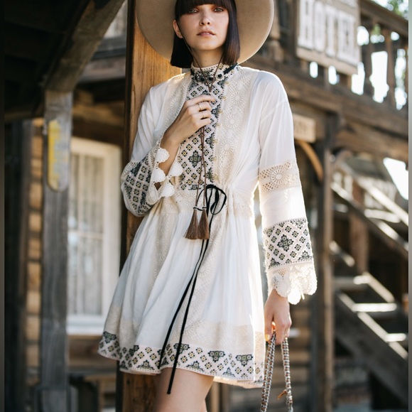 Tory Burch Carlotta Lace Trimmed Embroidered
Cotton Voile Mini Dress Prairie 8 - Picture 6 of 16